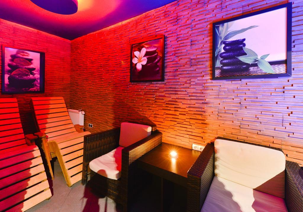 Hotel Capitol Biala Podlaska Bagian luar foto