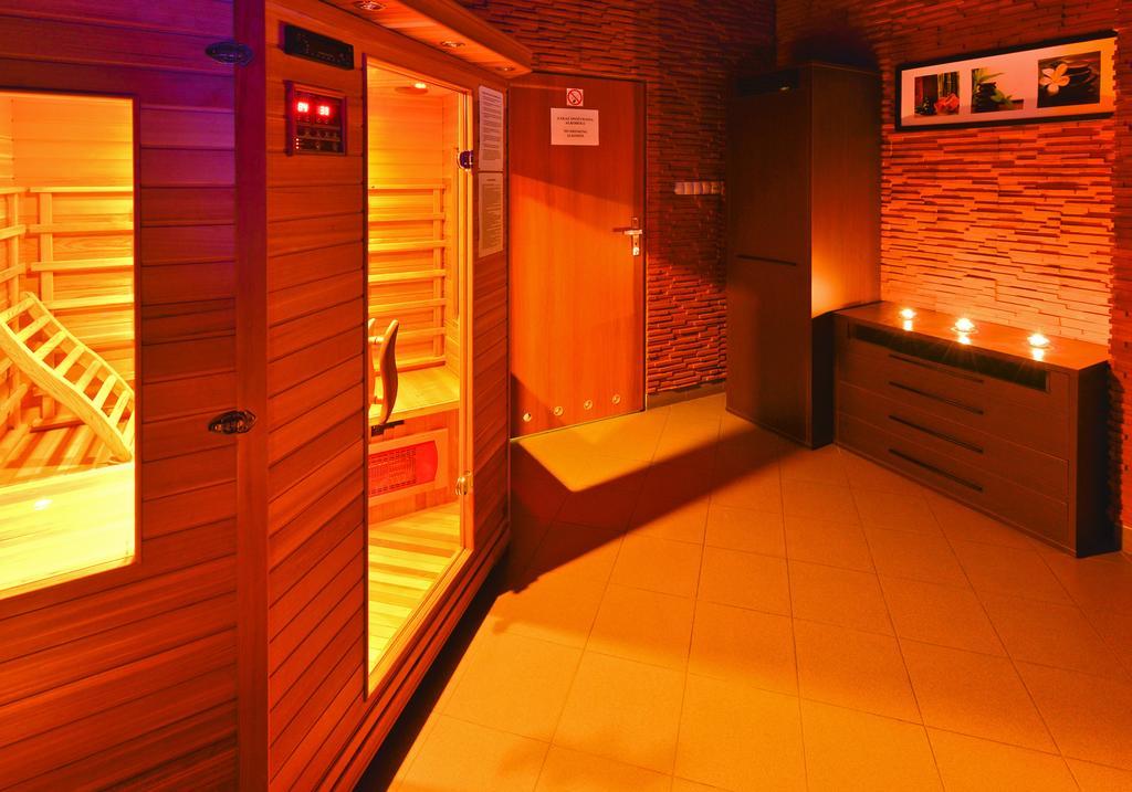 Hotel Capitol Biala Podlaska Bagian luar foto