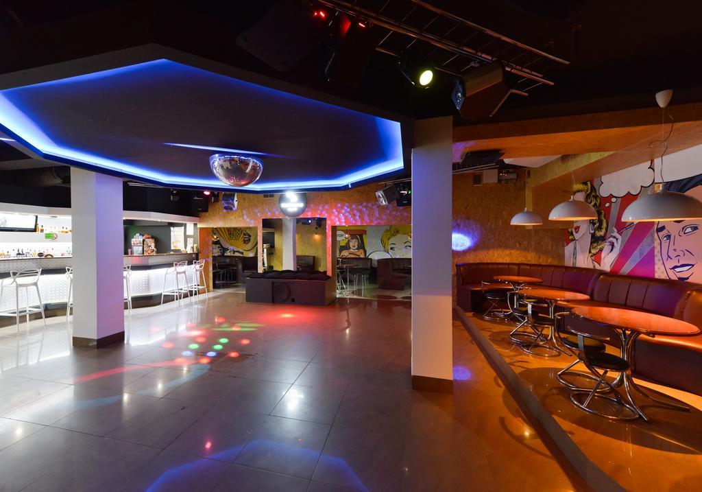 Hotel Capitol Biala Podlaska Bagian luar foto