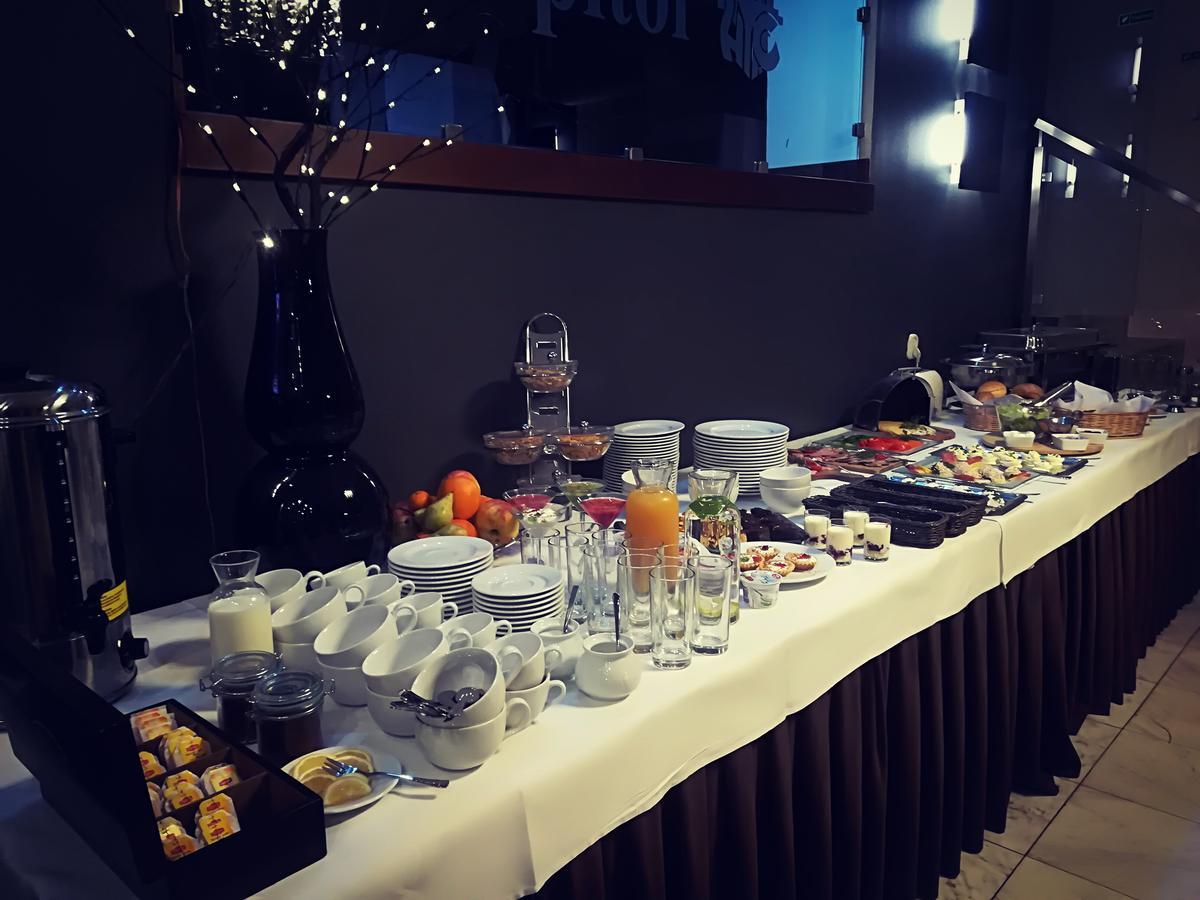 Hotel Capitol Biala Podlaska Bagian luar foto