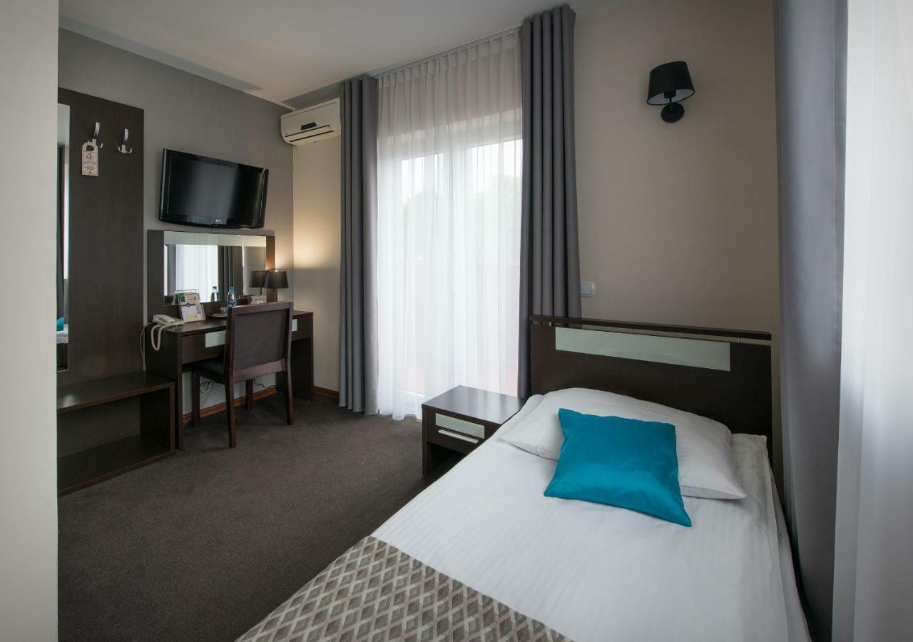 Hotel Capitol Biala Podlaska Bagian luar foto