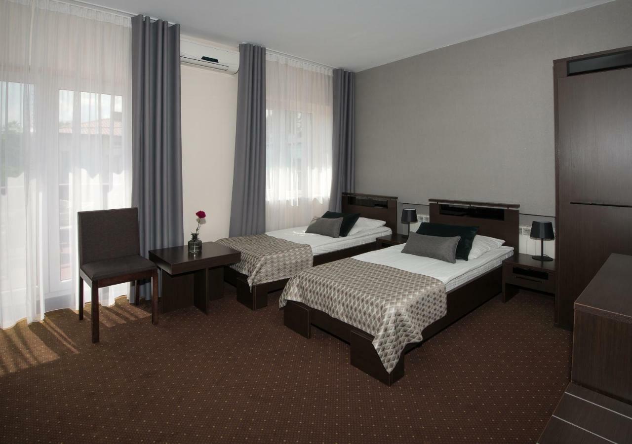 Hotel Capitol Biala Podlaska Bagian luar foto