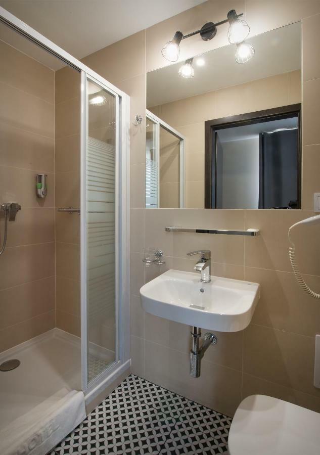 Hotel Capitol Biala Podlaska Bagian luar foto