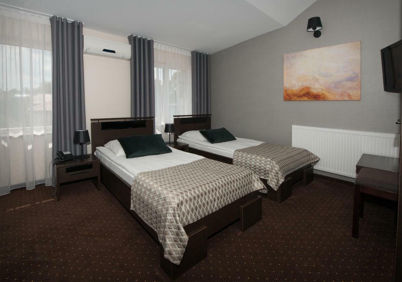 Hotel Capitol Biala Podlaska Bagian luar foto