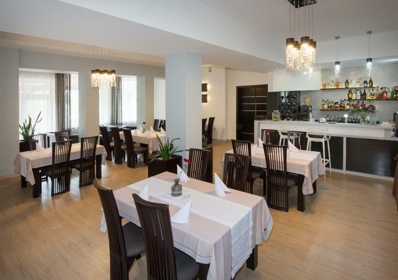 Hotel Capitol Biala Podlaska Bagian luar foto